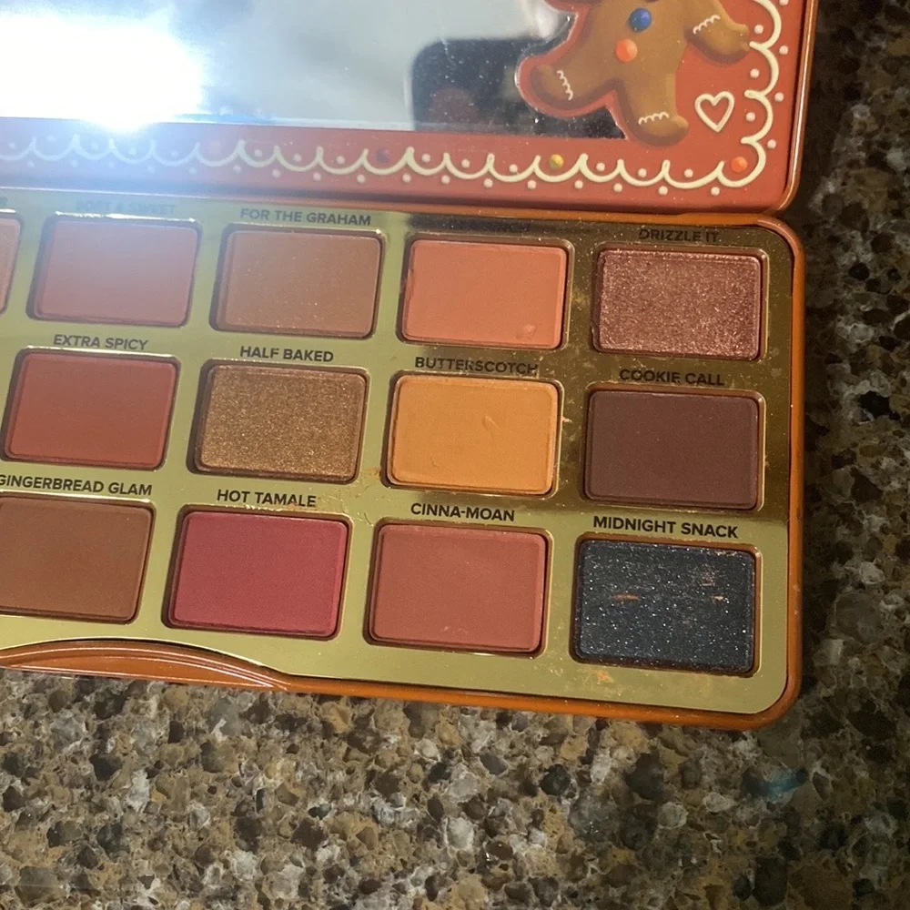 Too faced extra spicy gingerbread palette - Picture 4 of 4
